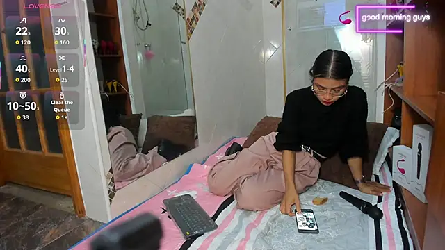 Snapshot of AnitaDuque chatting on January 8, 2026, 3:45 am AnitaDuque online show from January 8, 2026, 3:45 am