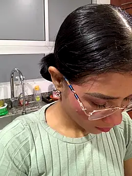 Snapshot of AnitaDuque chatting on December 14, 2025, 12:50 am AnitaDuque online show from December 14, 2025, 12:50 am