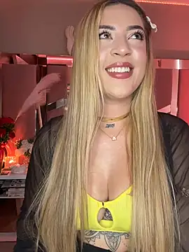 Snapshot of AlyonaWester_ chatting on February 18, 2026, 9:33 pm AlyonaWester online show from February 18, 2026, 9:33 pm