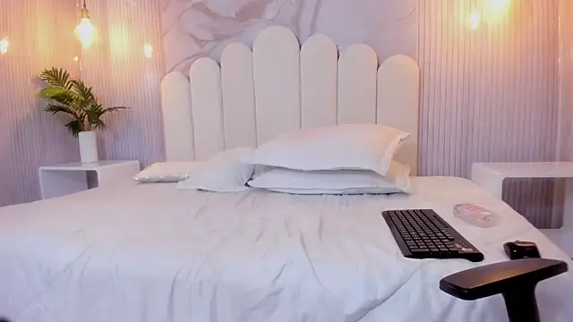 Snapshot of CHLOE_BLOWJOB chatting on January 5, 2026, 5:27 pm CHLOE BLOWJOB online show from January 5, 2026, 5:27 pm