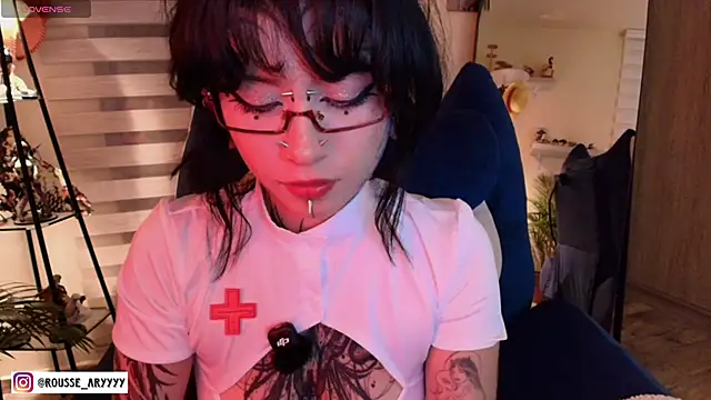 AryRousse online show from April 9, 2026, 3:19 am