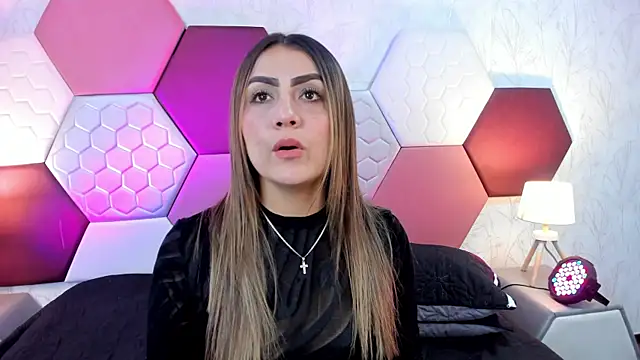 AriaRous online show from May 20, 2026, 3:42 pm