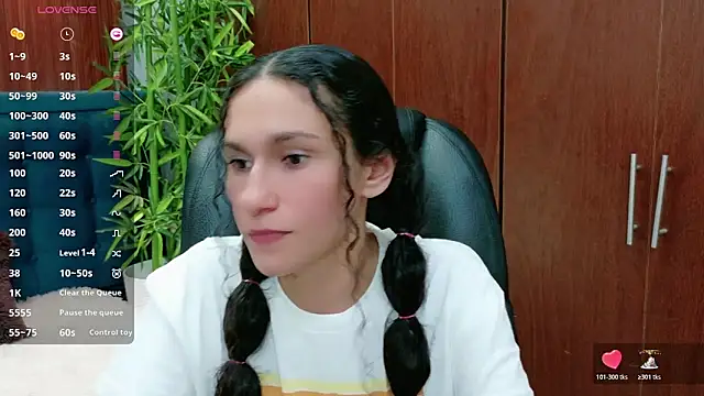 Snapshot of violeta_0426 chatting on December 21, 2025, 12:35 am violeta 0426 online show from December 21, 2025, 12:35 am