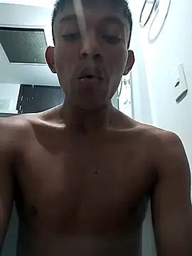 santinaughty online show from December 17, 2025, 2:16 am