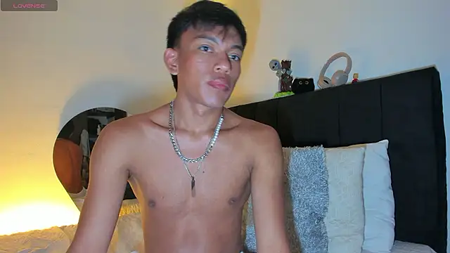 Snapshot of santinaughty chatting on January 19, 2026, 1:31 am santinaughty online show from January 19, 2026, 1:31 am