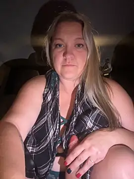 BustyGoddess6969 online show from December 1, 2025, 2:34 am