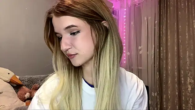 VikkiWittel online show from November 29, 2025, 6:41 pm