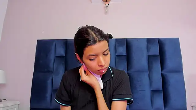 Snapshot of GrishaMochka chatting on January 10, 2026, 12:44 pm GrishaMochka online show from January 10, 2026, 12:44 pm