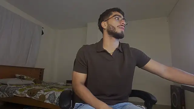 Franco banderas online show from April 18, 2026, 3:53 am