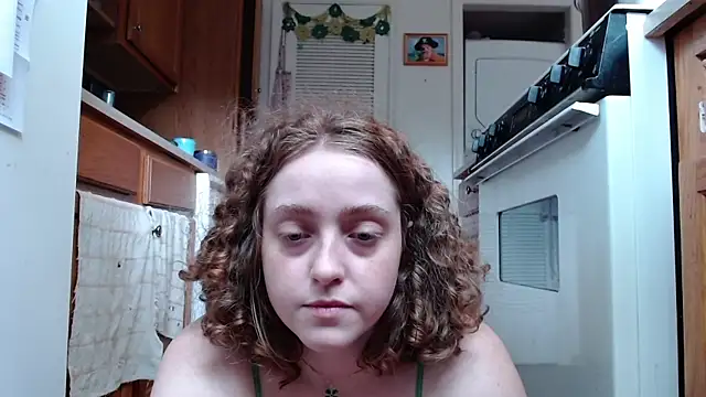 DeliaBlew online show from May 22, 2026, 4:27 pm