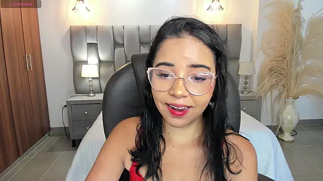 alana martiins online show from July 12, 2026, 1:34 pm