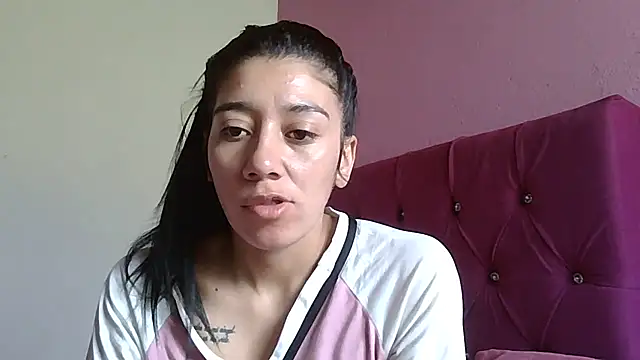 Snapshot of TaylorLove- chatting on December 17, 2025, 2:00 pm TaylorLove- online show from December 17, 2025, 2:00 pm