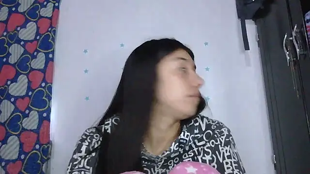 Snapshot of TaylorLove- chatting on December 5, 2025, 11:53 am TaylorLove- online show from December 5, 2025, 11:53 am