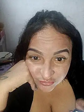 Snapshot of Nany35 chatting on December 5, 2025, 1:05 am Nany35 online show from December 5, 2025, 1:05 am