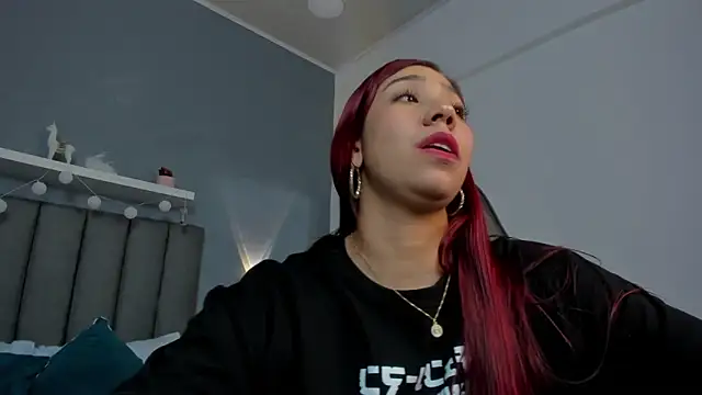 Snapshot of lia_violetta chatting on January 5, 2026, 8:23 pm lia violetta online show from January 5, 2026, 8:23 pm