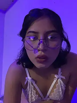 Snapshot of Arely-L1 chatting on March 5, 2026, 5:37 am Arely-L1 online show from March 5, 2026, 5:37 am