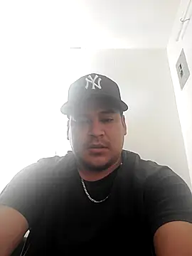 Snapshot of LoveTJ664 chatting on December 21, 2025, 10:32 pm LoveTJ664 online show from December 21, 2025, 10:32 pm