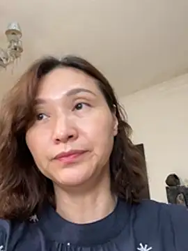 Snapshot of A-ZJunn chatting on June 11, 2026, 12:46 pm A-ZJunn online show from June 11, 2026, 12:46 pm