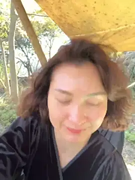 Snapshot of A-ZJunn chatting on March 12, 2026, 6:50 am A-ZJunn online show from March 12, 2026, 6:50 am