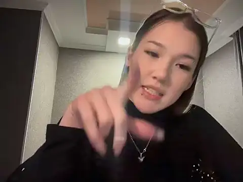 lilXdomii online show from December 16, 2025, 4:11 pm