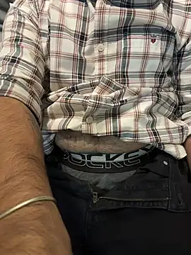 BlahNextDoor online show from December 1, 2025, 5:14 pm