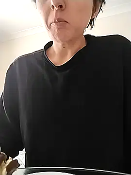 Amy01112 online show from April 11, 2026, 11:36 am