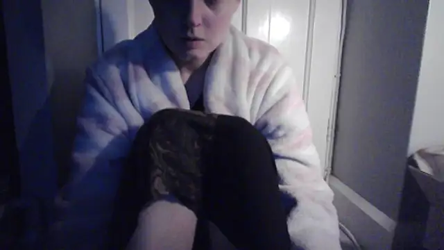 Amy01112 online show from December 17, 2025, 3:39 pm