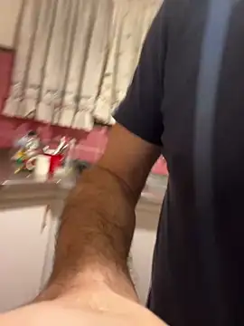 Petebulimia online show from May 17, 2026, 3:06 am