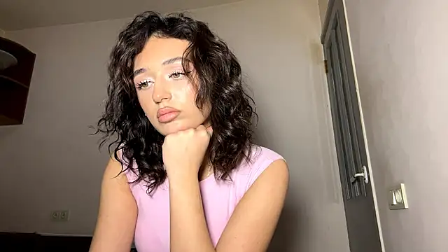 Snapshot of ParsedFix chatting on December 18, 2025, 2:21 pm ParsedFix online show from December 18, 2025, 2:21 pm