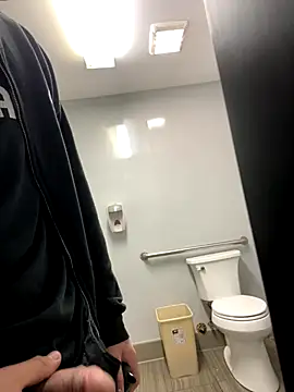 Snapshot of serg1io chatting on December 16, 2025, 5:33 am serg1io online show from December 16, 2025, 5:33 am