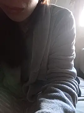 gatitachula93 online show from April 5, 2026, 8:54 am