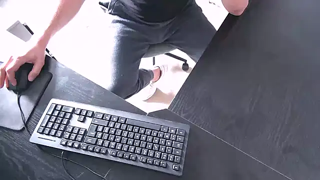 Snapshot of TRESBONNEBITE chatting on February 12, 2026, 3:12 pm TRESBONNEBITE online show from February 12, 2026, 3:12 pm