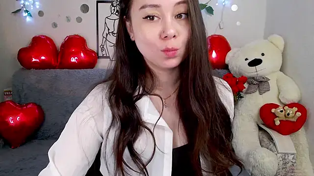 AlinaEleven online show from April 17, 2026, 11:29 pm