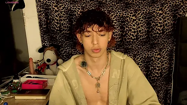 Otter Starr online show from March 13, 2026, 3:33 am