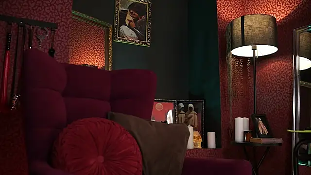 Roxa Lana online show from May 25, 2026, 1:43 pm