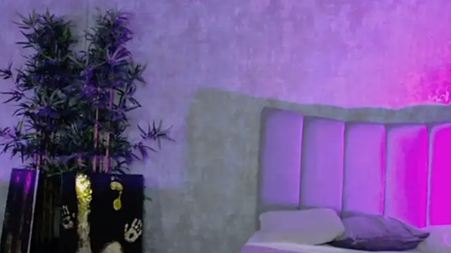 LucyRayy online show from February 20, 2026, 8:00 pm