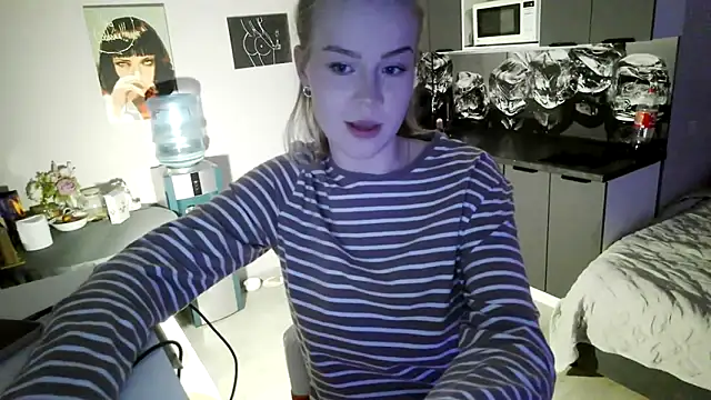 Snapshot of LunaPeony chatting on February 2, 2026, 6:18 pm LunaPeony online show from February 2, 2026, 6:18 pm