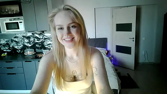 Snapshot of LunaPeony chatting on February 23, 2026, 2:24 am LunaPeony online show from February 23, 2026, 2:24 am