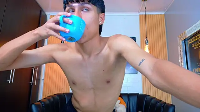 Snapshot of StormLuxX chatting on February 14, 2026, 12:49 pm StormLuxX online show from February 14, 2026, 12:49 pm