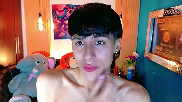 Snapshot of StormLuxX chatting on May 6, 2026, 12:31 pm StormLuxX online show from May 6, 2026, 12:31 pm
