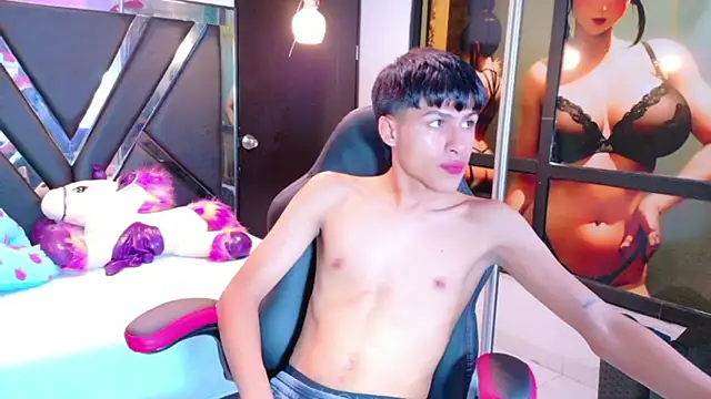 Snapshot of StormLuxX chatting on February 8, 2026, 6:27 pm StormLuxX online show from February 8, 2026, 6:27 pm