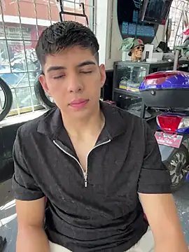 Snapshot of Johan_stick chatting on January 11, 2026, 4:25 pm Johan stick online show from January 11, 2026, 4:25 pm