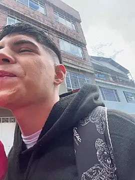 Snapshot of Johan_stick chatting on January 7, 2026, 3:39 pm Johan stick online show from January 7, 2026, 3:39 pm