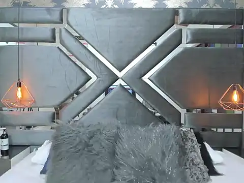 Snapshot of LittleNito chatting on December 20, 2025, 12:41 pm LittleNito online show from December 20, 2025, 12:41 pm