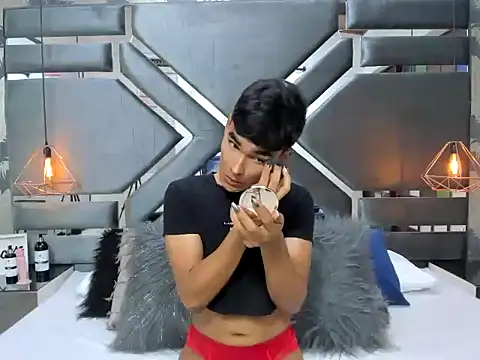 Snapshot of LittleNito chatting on December 19, 2025, 12:40 pm LittleNito online show from December 19, 2025, 12:40 pm