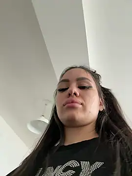 SiennaLuxexx online show from March 4, 2026, 1:08 pm