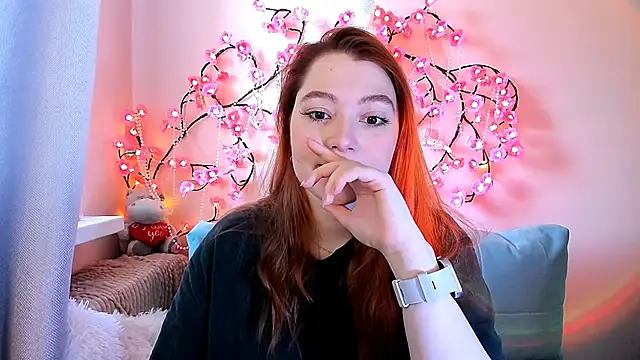 Snapshot of Ungoliant_Kiss chatting on February 1, 2026, 12:58 pm Ungoliant Kiss online show from February 1, 2026, 12:58 pm