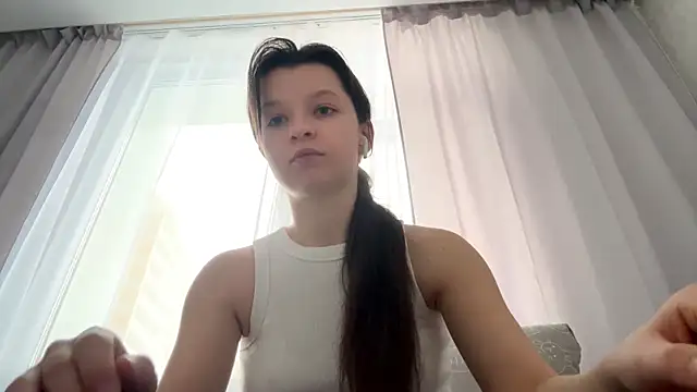 EllieBerrie online show from December 18, 2025, 8:52 am