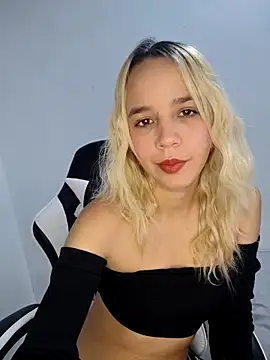 KasumiSophia online show from March 6, 2026, 12:22 pm