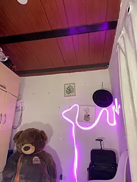 Cynthia es online show from April 20, 2026, 12:35 am